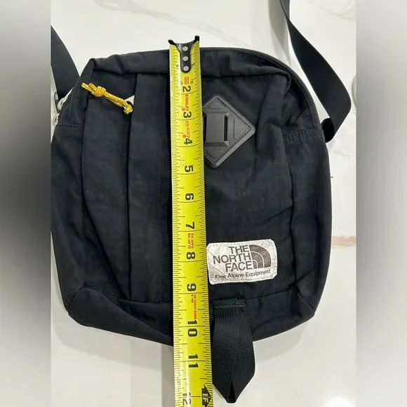 The North Face Berkeley Black Crossbody Bag - Picture 6 of 10